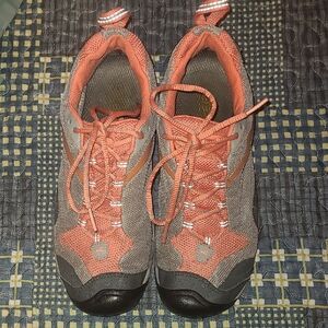 Women's Gray and Peach Athletic Shoes